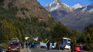 El sindicato gastronómico corta la ruta 40 en los dos ingresos a Bariloche