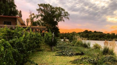 Atardecer en la bodega, un plan para un fin de semana de paz. Foto: Bodega Trina.