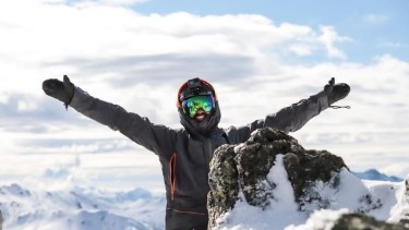 Cumbre en el cerro bandera en Villa Pehuenia Moquehue. Nico se recibió de profesor de Educación Física con Orientación en Montaña en la Universidad pública en Bariloche. Foto: Nico Pollo.