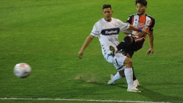 Telam, La Plata, 22 de agosto de 2021: River Plate enfrenta a Gimnasia y Esgrima La Plata en el estadio Juan Carmelo Zerillo, del Bosque platense, en un encuentro válido por la séptima jornada del torneo de la Liga Profesional de Fútbol.
Foto: Eva Cabrera/cf/Telam