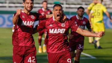 Pepe Sand marcó por duplicado y llegó a los 9 tantos en la tabla de artilleros.