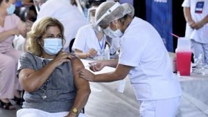 Argentina iniciará la combinación de vacunas contra el coronavirus