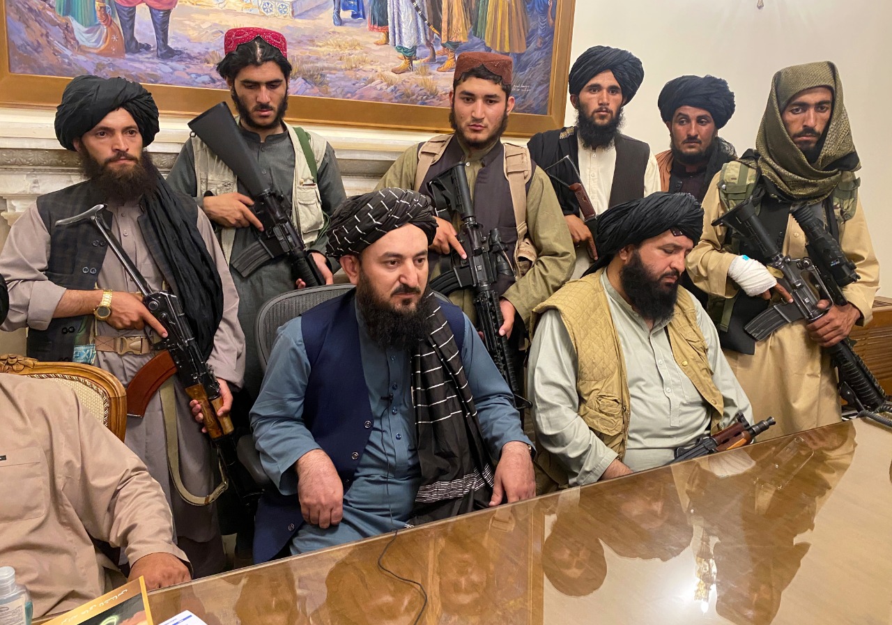 La cupula talibana en el palacio de gobierno de Afganistán. 