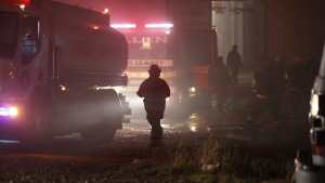 Un voraz incendio afectó al Frigorífico Guerrico en Ruta 22: explotaron tubos de amoníaco