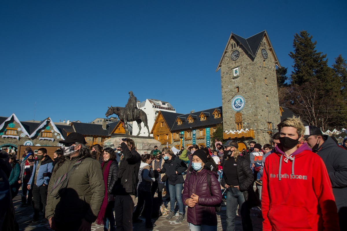 Turistas y residentes disfrutaron este fin de semana, en el cierre de la alta temporada, la Fiesta de la Nieve. Foto: Marcelo Martinez