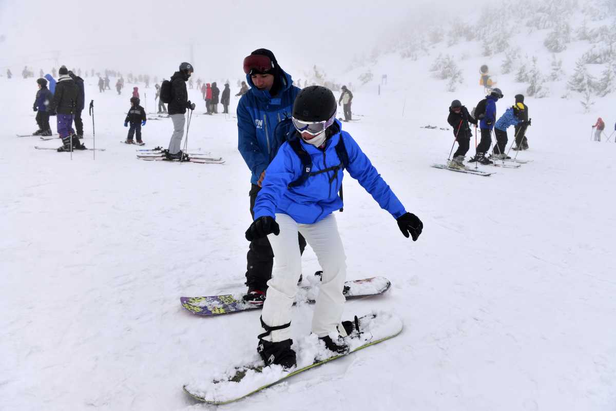 Con las tablas preparadas, los centros de esquí de Bariloche y la región esperan nieve para abrir pistas. Foto: Archivo