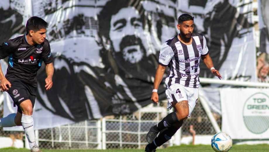 Matías Carrera volvió a la región para jugar en Deportivo Rincón. (Foto: Archivo Juan Thomes)