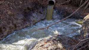 Baja el caudal de los ríos y deja al descubierto los graves problemas de contaminación