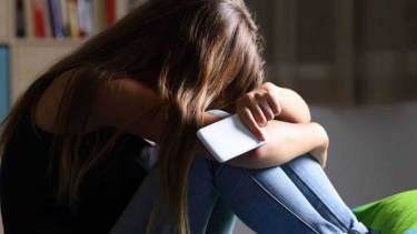 Es importante que podamos ayudar a los chicos a comprender los peligros del bullying, tanto en línea como en su vida cotidiana.