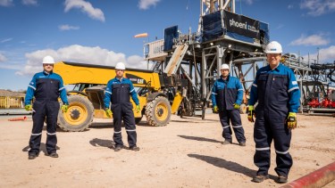El equipo de Phoenix encara la perforación del pozo más remoto de Vaca Muerta.