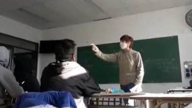 Docente increpó a un estudiante que cuestionó al kirchnerismo. 