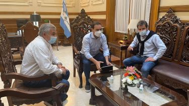 Valdés con Cornejo, titular de la UCR, y Manes, candidato en la provincia de Buenos Aires. 