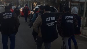 Trabajadores de la seguridad privada de Neuquén marchan al ISSN por despidos