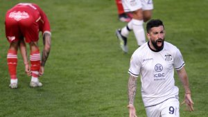 Talleres ganó en La Paternal y es líder de la Liga junto a Lanús