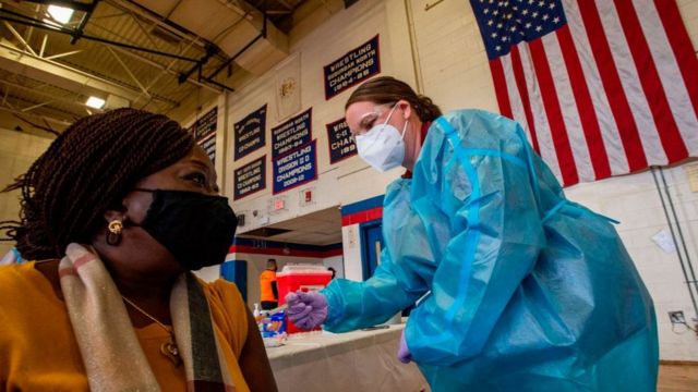 EEUU administrará una tercera dosis de la vacuna de coronavirus. 