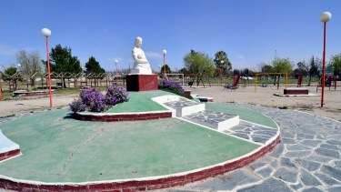 En la Plazoleta de la Mujer funcionará la feria este domingo en Godoy.