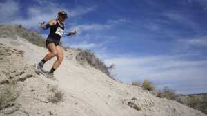 Doble Apolo: Rodríguez y Roxana Flores se impusieron en las bardas de Paso Córdoba