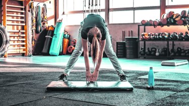 Tomarse un momento del día para desconectarse de Internet, meditar y alimentarse correctamente son algunos de los puntos claves para sentirnos bien.