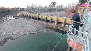 El Ballester derivará el agua hacia el canal grande. Foto: Oscar Livera