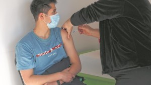 Día por día, cómo sigue la semana de vacunación covid en Roca