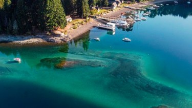 Bahía Mansa en el puerto de Villa La Angostura vista desde un drone. Foto: Gustavo Guzzetti. 