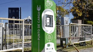 Buscan un lugar apto para instalar en Bariloche el primer cargador de autos eléctricos