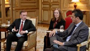 Los ejes del encuentro de Massa con el enviado de Biden a la Argentina