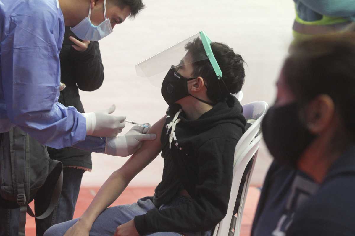 La vacunación a niños y niñas en Neuquén será en las escuelas, pero no se descartan otras estrategias. Foto: archivo Oscar Livera
