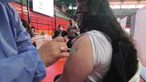 Hoy llegan 22.000 dosis de Sinopharm y continúa la vacunación en Neuquén