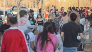 Cahn sobre los barbijos: «No es el fin de la pandemia, es el fin de ciertas restricciones»