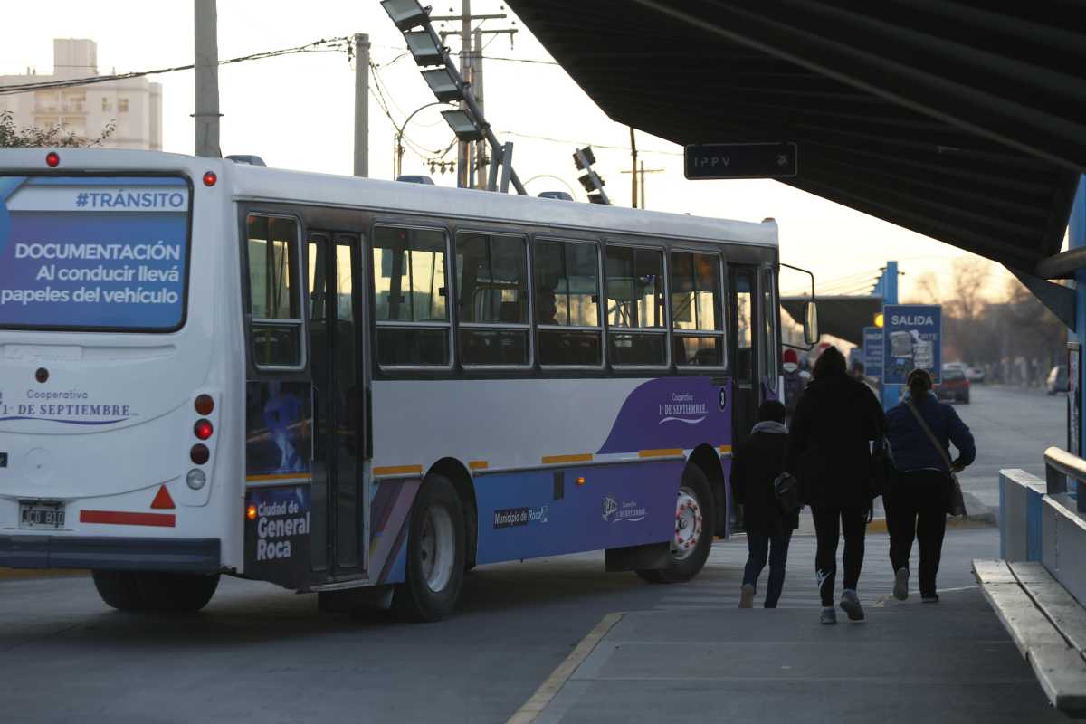 No habrá transporte urbano por el Día del trabajador. (Foto Juan Thomes)