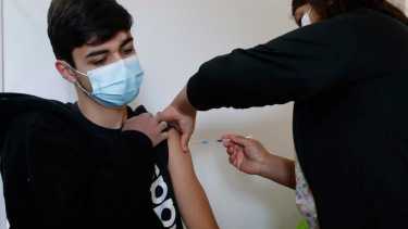 Desde los 12 años a los menores se les aplicó Moderna y Pfizer. 