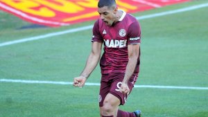 Lanús ganó con un gol de Sand sobre la hora y es líder de la Liga Profesional