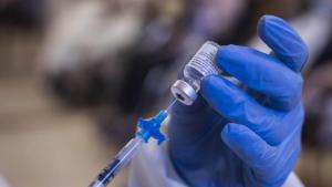 ¿Por qué el coronavirus ya tiene una vacuna y el VIH aún no?