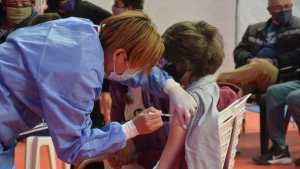 En octubre Neuquén comenzará a vacunar a adolescentes sin factores de riesgo