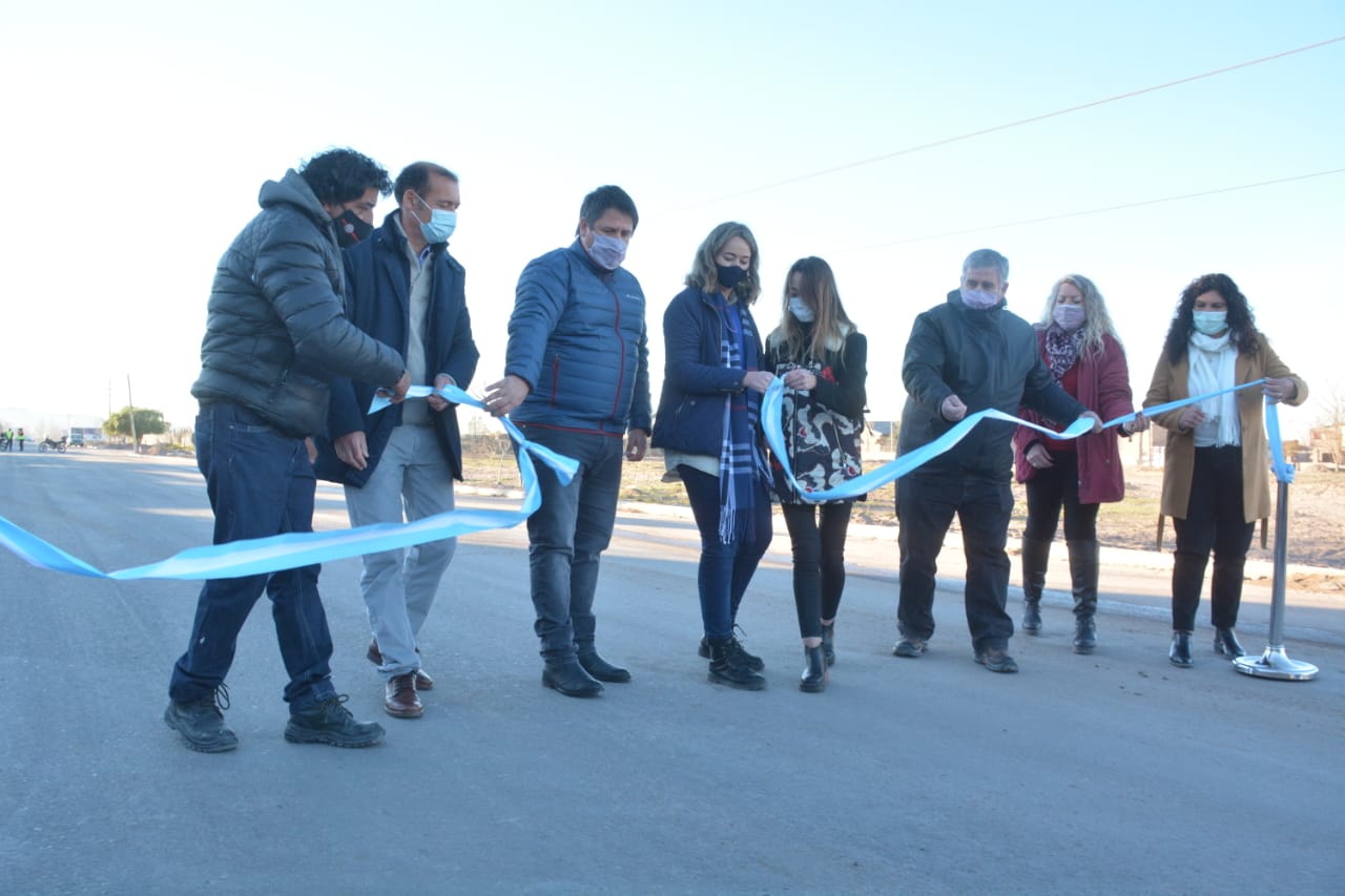 Inauguración de los primeros 300 metros asfaltados de la Poliansky hoy a las 9 (foto Yamil Regules)