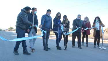 Inauguración de los primeros 300 metros asfaltados de la Poliansky hoy a las 9 (foto Yamil Regules)