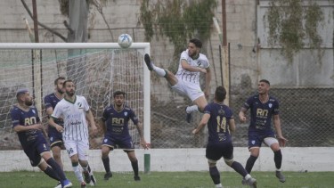 El Albiceleste igualó sin goles como local ante Villa Mitre que hizo su negocio. Foto: Pablo Leguizamon.