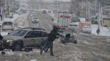 Imagen de Camiones varados y cortes de luz: los trastornos que deja la nieve en Bariloche