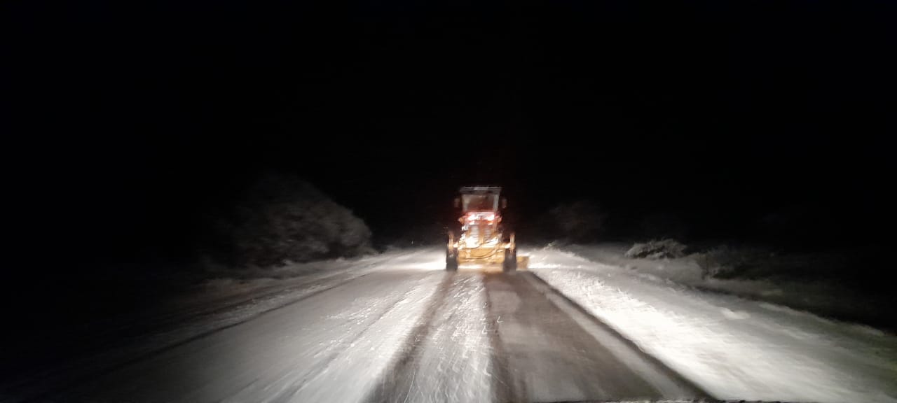 Nieve en la ruta 40 entre Bariloche y El Bolsón. Foto: Gentileza