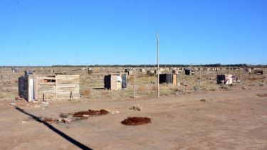 Se tratan de terrenos privados que se encuentran bajo el delito de usurpación  en la intersección de las rutas Nacional N° 3 y provincial N° 1. Foto: Marcelo Ochoa.