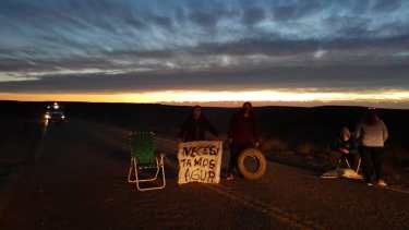 Vecinos de Sauzal Bonito piden una respuesta de autoridades locales y provinciales. Foto: Gentileza