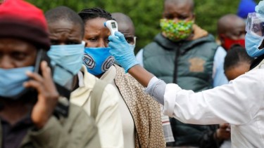 La rápida tasa de contagios está "impulsada por la variante Delta, altamente transmisible", dijo la OMS.