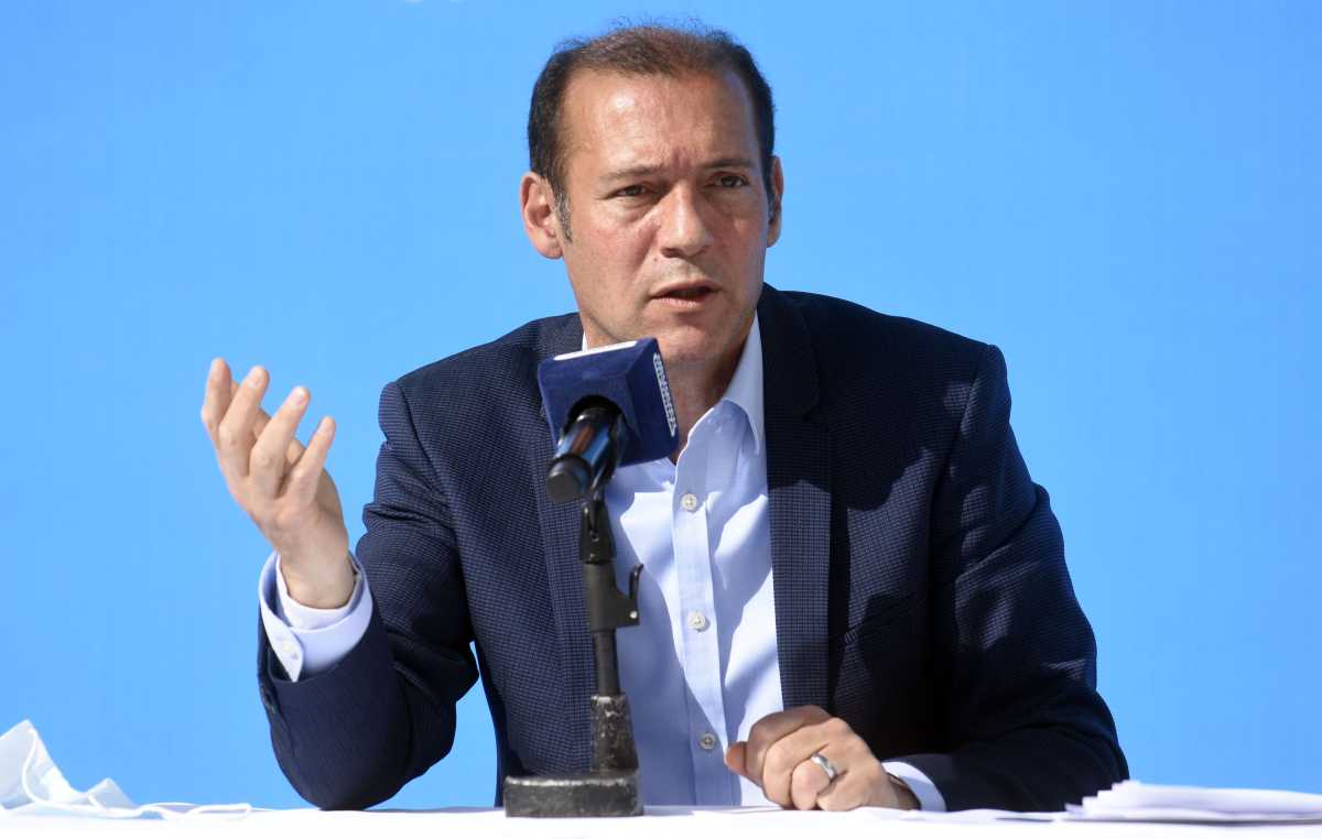 El gobernador, Omar Gutiérrez, cuestionó la actualización y pidió que sea al precio de mercado. 