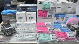 Condenaron a dos años de prisión a dos personas que vendían barbijos Atom Protect truchos