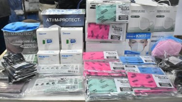 Este mes fue desbaratada una banda que fabricaba y vendía ilegalmente barbijos, que simulaban ser los tapabocas Atom Protect producidos por el Conicet. 