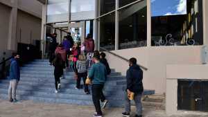 Bariloche cierra por una semana la llegada de egresados por los contagios