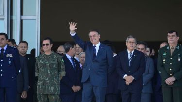 Lo investigan por posibles vínculos con una organización que produce y distribuye fake news. 