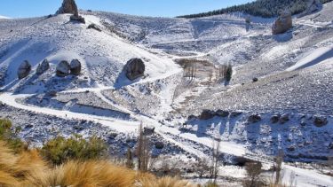 Así estaba el Cajón del Atreuco durante la última nevada de julio en el norte neuquino. En esta zona de la provincia esperan fuertes precipitaciones. Foto: Martín Muñoz.