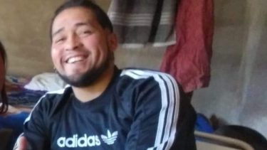 Damián Cendra se desplazaba utilizando muletas, debido a las secuelas importantes en su pierna izquierda producto de un accidente de tránsito.